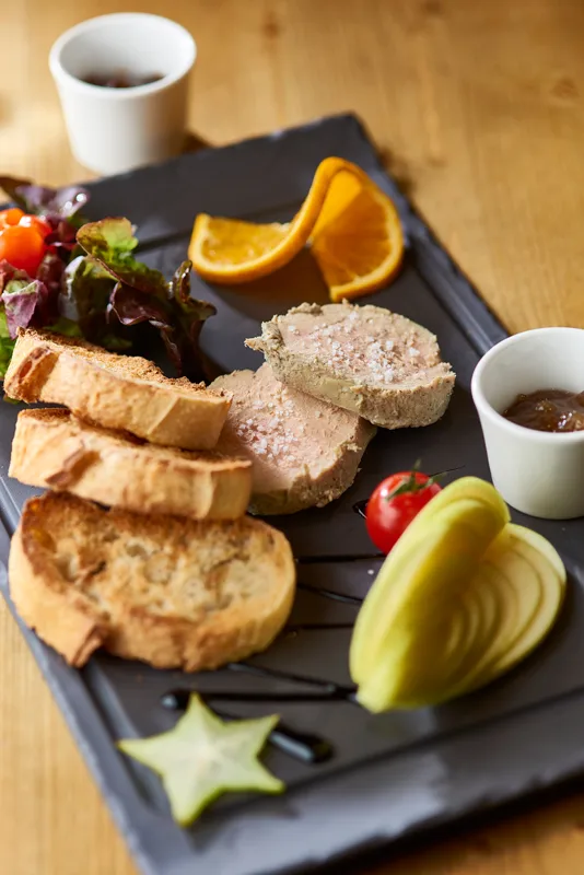 Entrée_restaurant-le-refuge-Jura